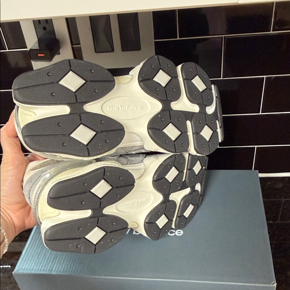 New Balance 9060!  Sold out everywhere! Women’s 9.5, Men’s 8.  Unisex shoe - Picture 7 of 11